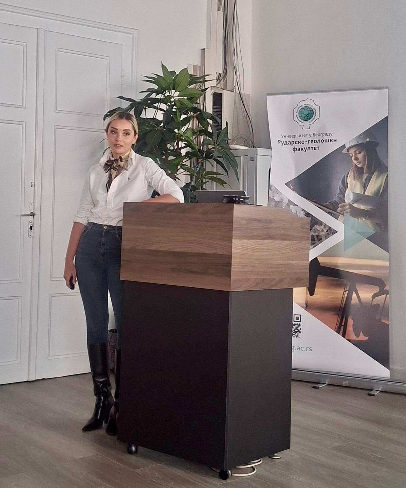 Predavač na treningu